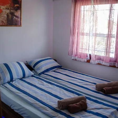 Apartment Midana *